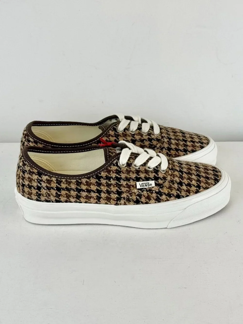 M5 W6.5-VANS Premium Authentic Harris Tweed Sneaker - Brown - 507452
